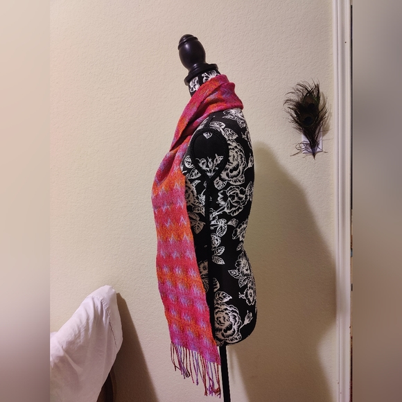 Victoire Mathieu Paris sophisticated colorful woven scarf 🧣 - Picture 8 of 15